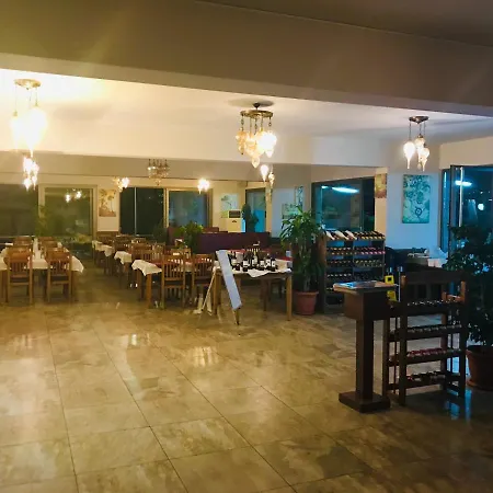 Royal Life Studio Daris * Trikomo